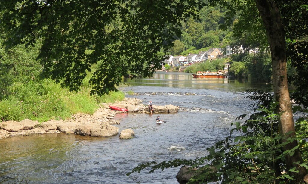 Canoeing on the River Wye near The Boughton